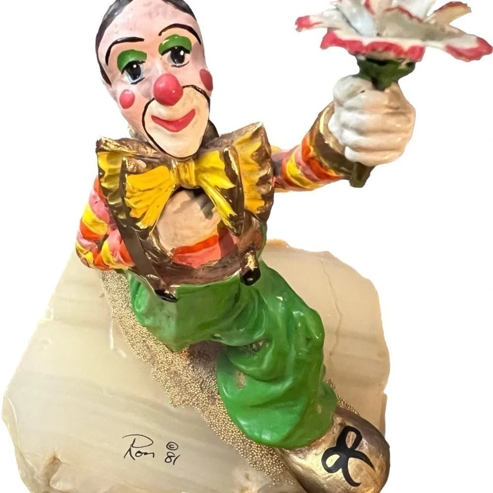 Ron Lee Clown with Flowers - Picture 7 of 7